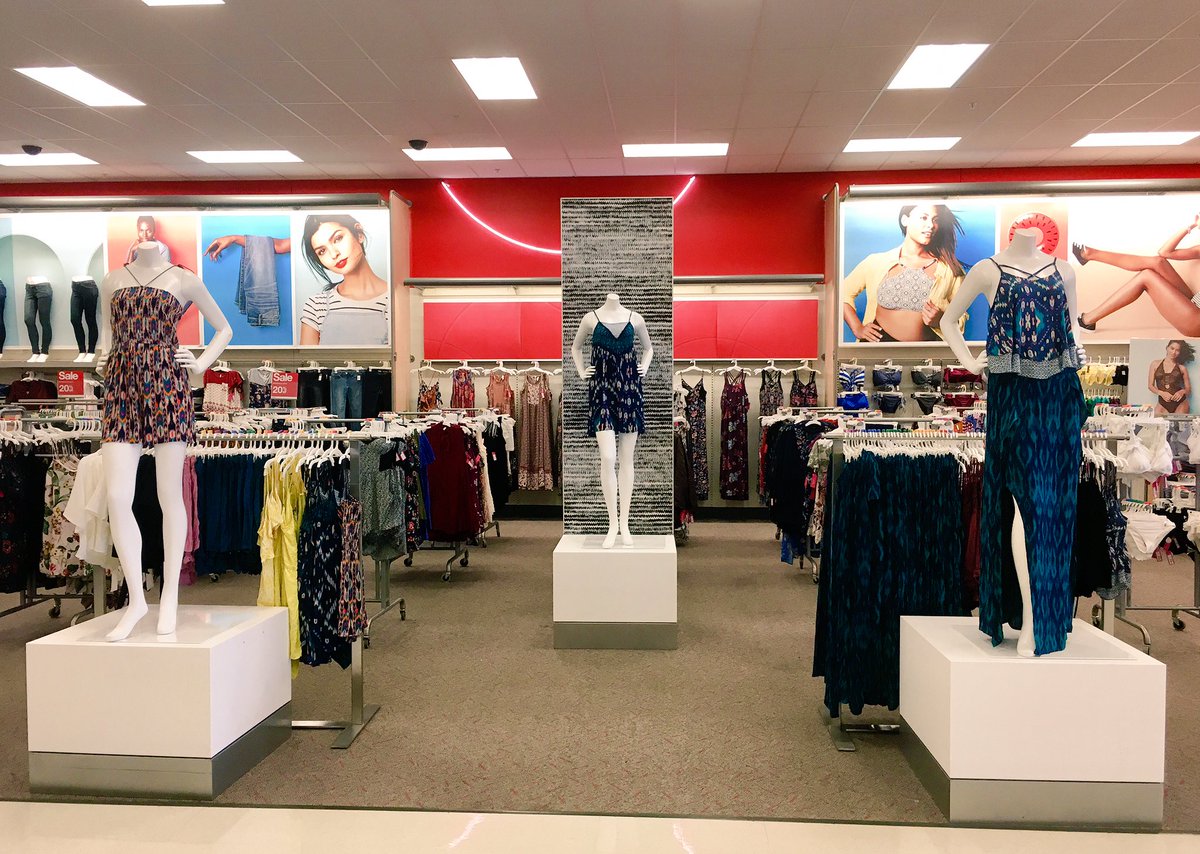 JonRicci_Target's tweet photo. Get your STYLE on at T-2436! #endtoend #latepost @JayYezzi @tripp_farren @KimBostTGT https://t.co/s6uIWc2Zsg