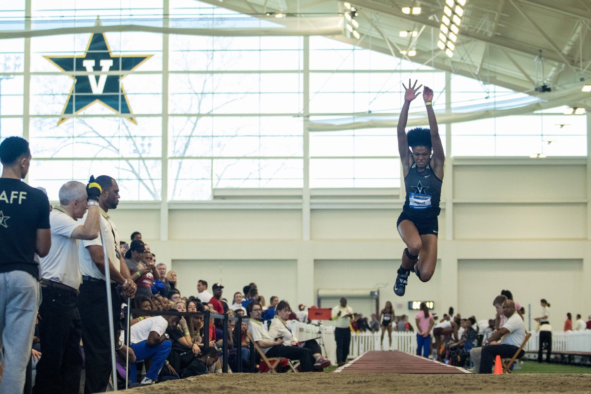 CommodoreNation's tweet image. What does it take to host SEC, NCAA events at @vucommodores?

A peek inside the process:

vucommodores.com/sports/w-track…