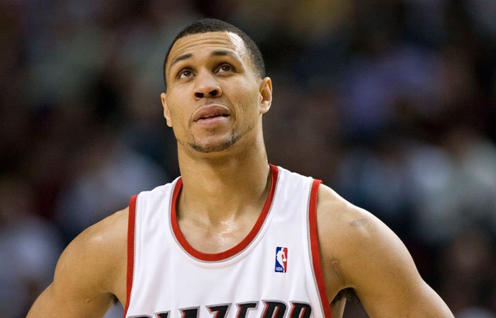 HAPPY BDAY B-ROY Brandon Roy Was Shot In The Leg While Shielding Kids In L.A Shooting

Br 