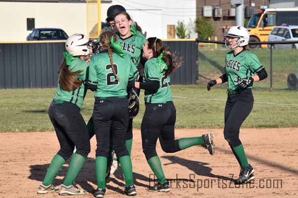 OzarksOzone's tweet photo. Celebrations galore (and maybe more to come) in our "Best of 2016-17" gallery for the Pierce City Eagles: https://t.co/maevw47q4S https://t.co/7XqfEv3Izm
