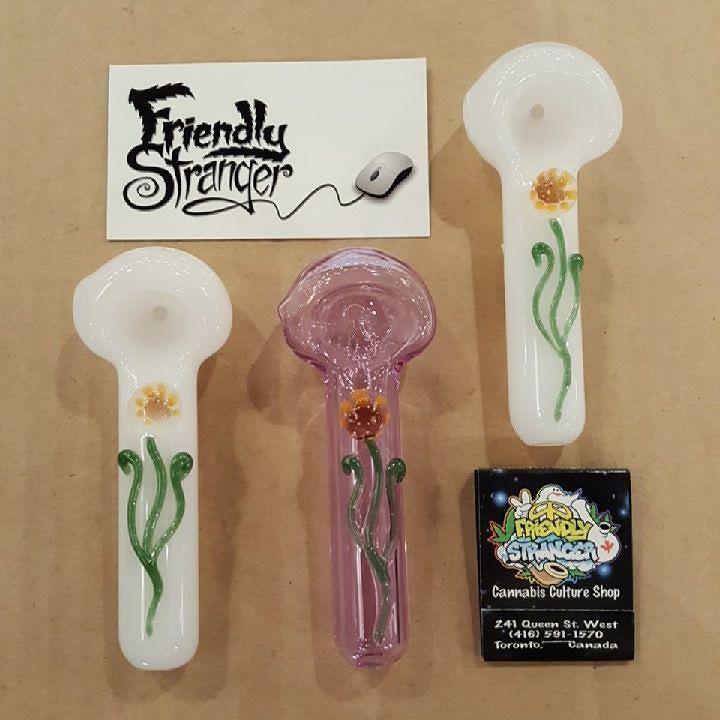 friendlystrnger's tweet photo. Staff Pick - Mary Manry Quite Contrary pipe by @jellyfish_glass!! *
*
#thefriendlystranger #cannabiscultureshop #q… https://t.co/TBVHKbvWDy https://t.co/x5rVJmNbSu