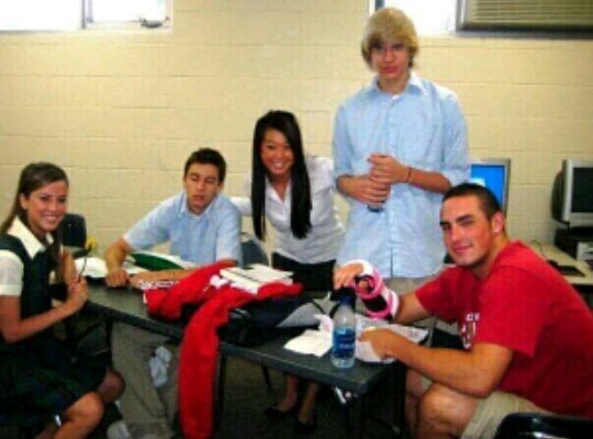 twentyonefetus_'s tweet photo. Tyler es yo en la escuela https://t.co/j3eUojhv3q