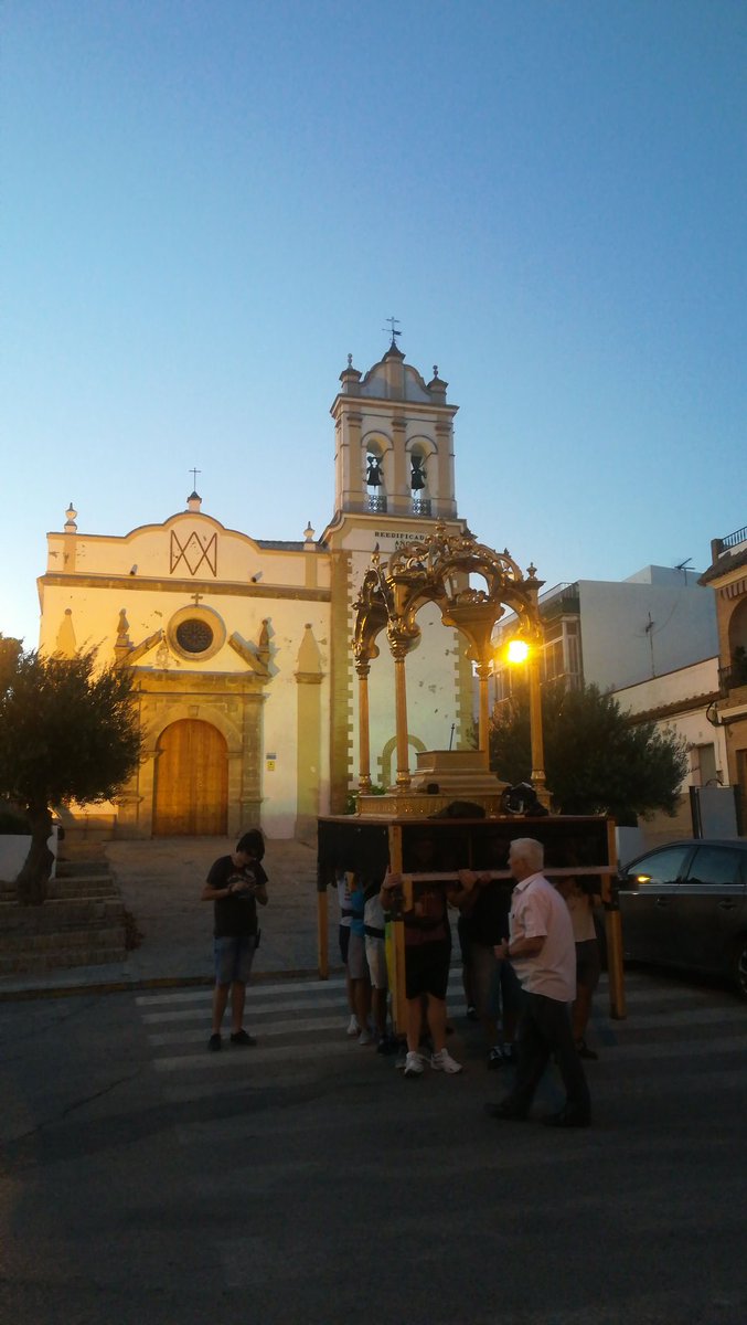 Comienzan los ensayos de la cuadrilla de hermanos costaleros con vistas a la tarde del 14 de Agosto. La espera se acorta.