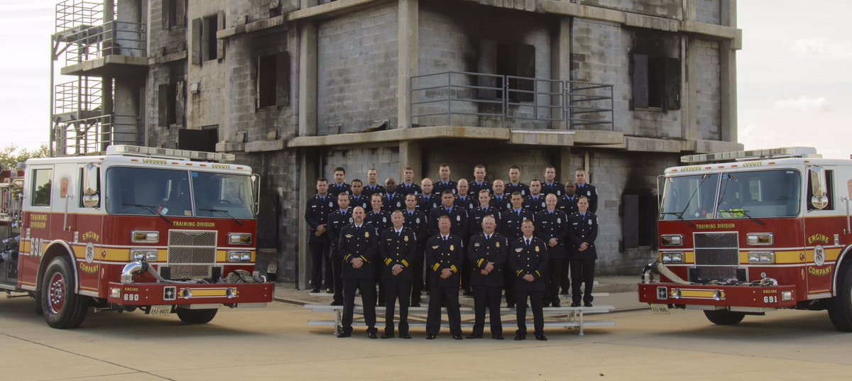 LCFR_DCTRAINING's tweet photo. Official picture of Recruit School #34 and staff.  They begin EMS precepting on Thursday! @LoudounFire #RC34 https://t.co/T3kFjRLloI
