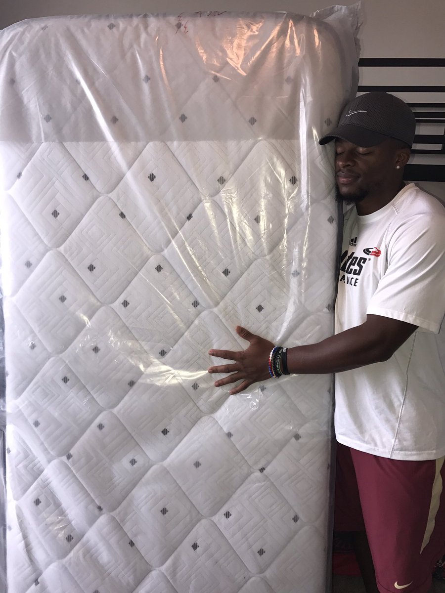 ChrisThompson_4's tweet photo. Got a great bed at @themattressc in Rockville, MD! Great prices and outstanding customer service. Check out The Mattress Connection. #HTTR https://t.co/86KEKhF8C7