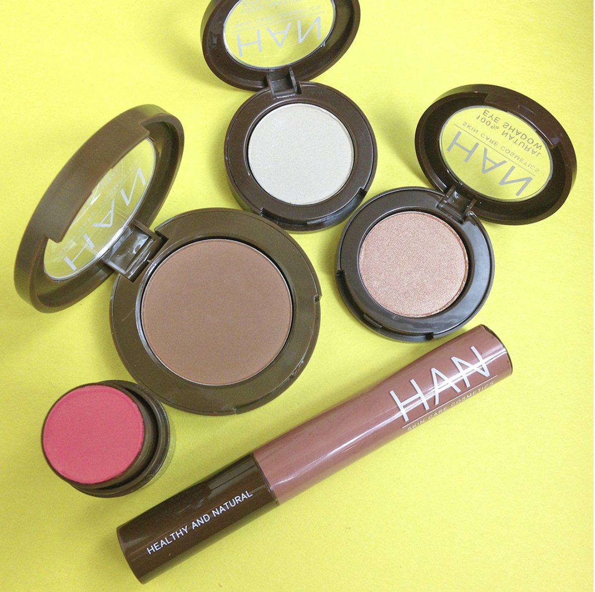 HANSkinCareCos's tweet photo. Hello Sunshine! ββ¨π
Our LOTD features a few #HANSCC faves to add color and a warm glow to complexions - perfect for a #summerday!πππ
https://t.co/aU2YyfRdYO