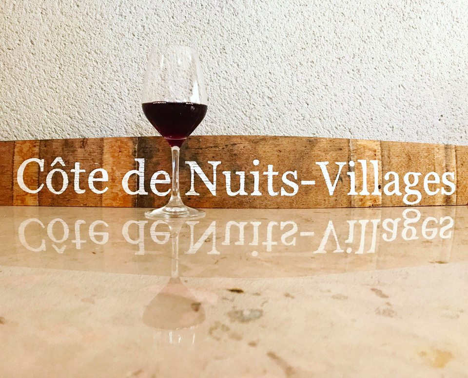 Côte de Nuits-Villages, des rouges virils et fruités, des blancs floraux et épicés. À (re) découvrir ! bit.ly/2rwZjQG