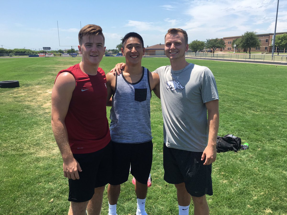 Scott Blanton Blanton S Kicking Exposure Great Session With Ou S Calumsuth4 Tcu S Jsong 18 And Arkansas Cole Hedlund Look For These Guys To Turn Up The Heat This Fall