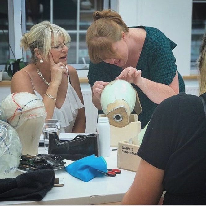 Campbell_Wigs's tweet image. Reasons to do yoga #1 😂 great first day teaching this lovely bunch @creativemediaskills #wigmaking #learn #learnwigmaking #skills #hair #wig