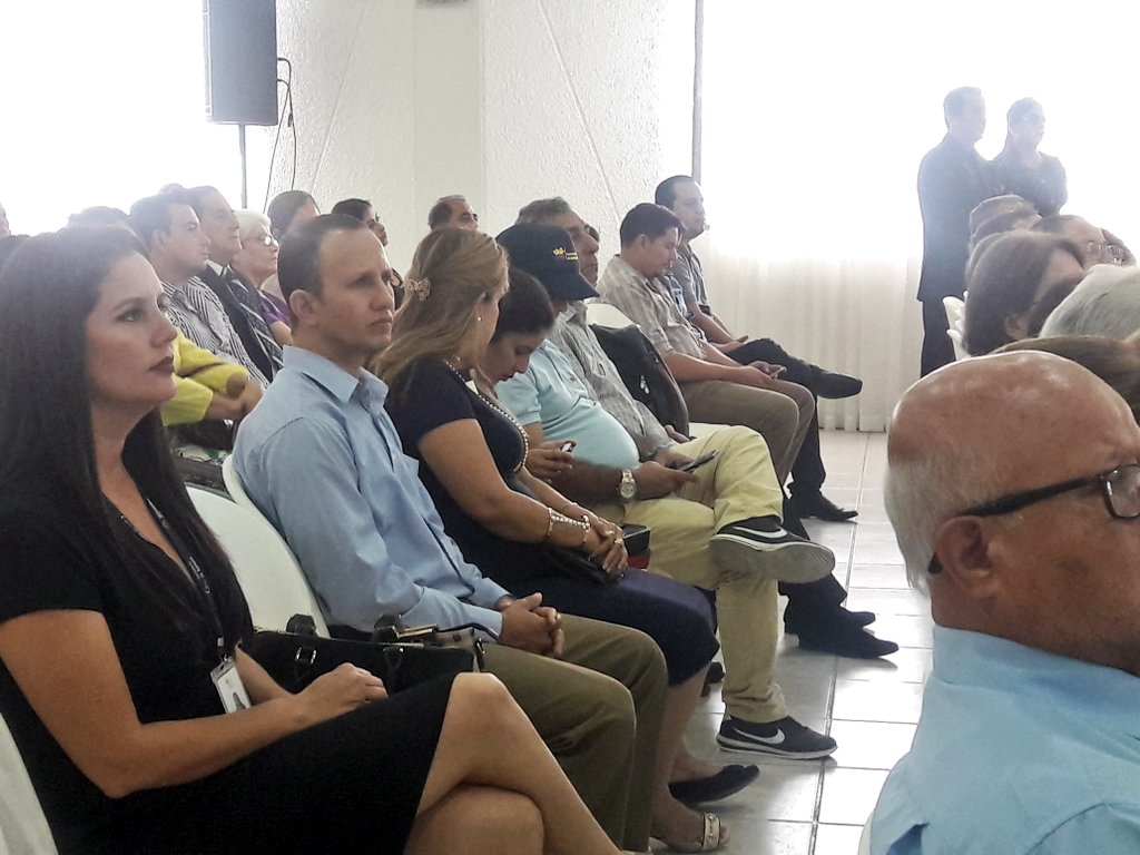 MinturZonal4's tweet photo. Inicia en #Chone la sesión solemne por los 123 años de cantonización. Autoridades locales y nacionales participan del evento. https://t.co/WwsNQTrgYI