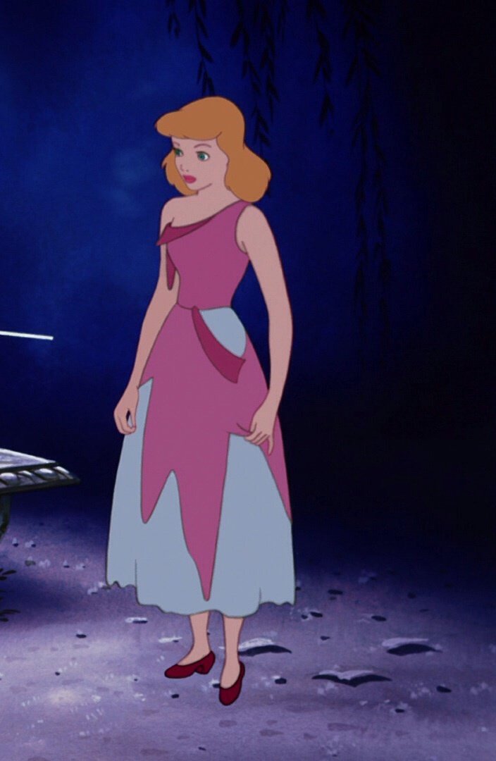 a_maddison's tweet photo. Caroline flack' s dress remind me a little of this... https://t.co/3TkXDrEjGG