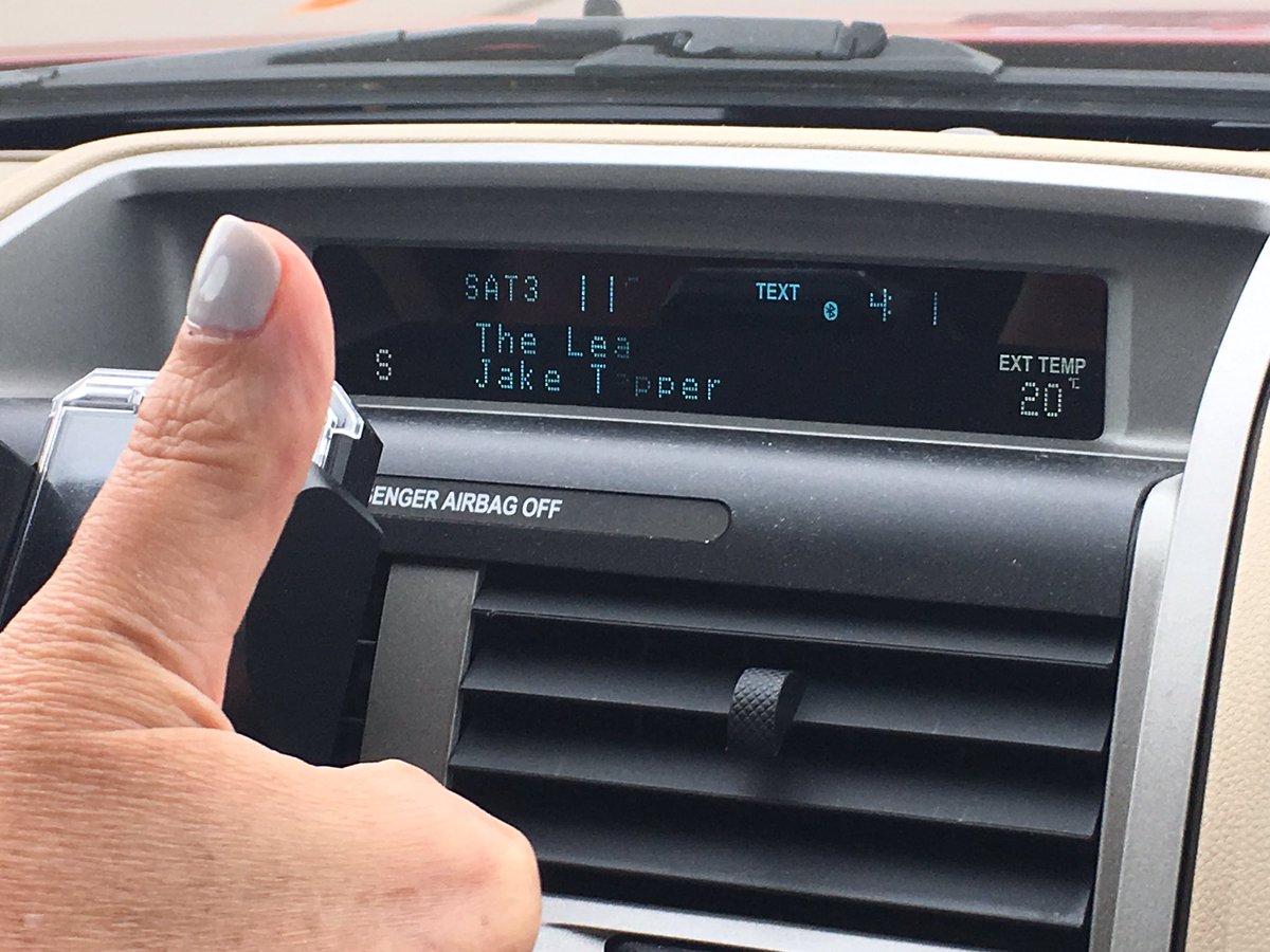 kdsixer's tweet photo. On the 🛣 back to Toronto w our TV-news boyfriend @jaketapper. Eases the pain of leaving the lake. @gruth3 #internationalfanclub 🇨🇦😍🇺🇸 https://t.co/PcGuwEWKOL