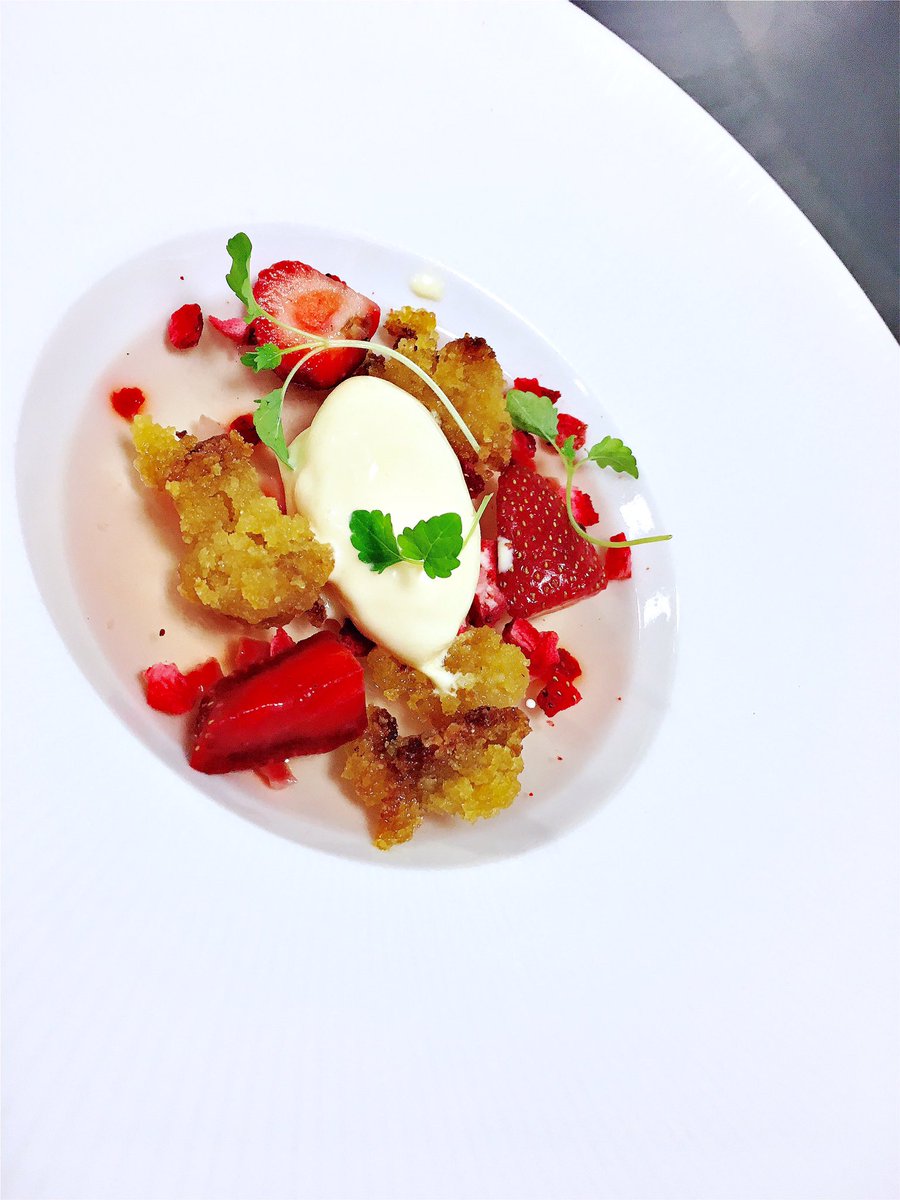 Ruinart Champagne Jelly, Oakchurch Farm Strawberries &amp; Cornish Ice cream <a href="/aquashard/">aqua shard</a> Ruinart Champagne Dinner
