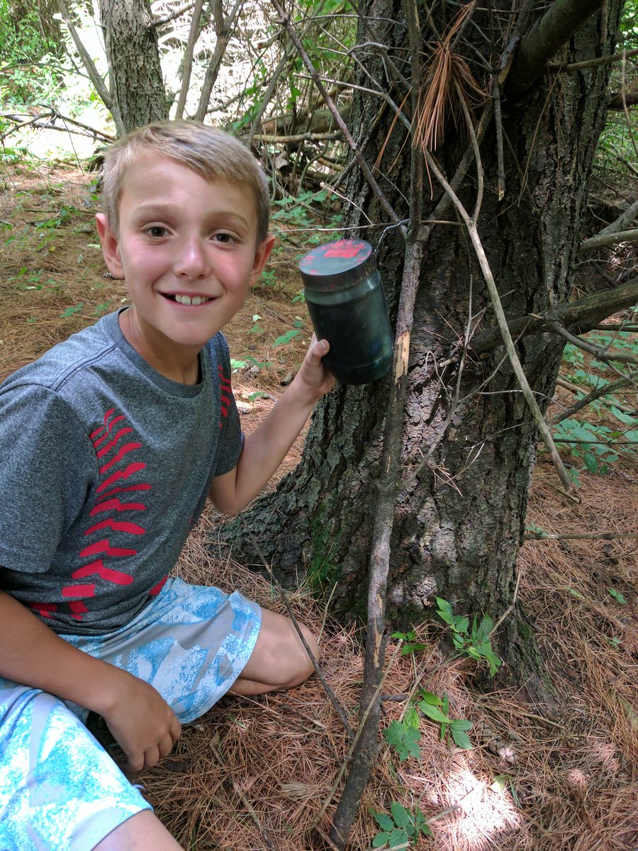 MrsGatesUHS's tweet photo. #CacheMeOutside How bout that @JasonGates1 #geocaching https://t.co/YBxMFh2kdN