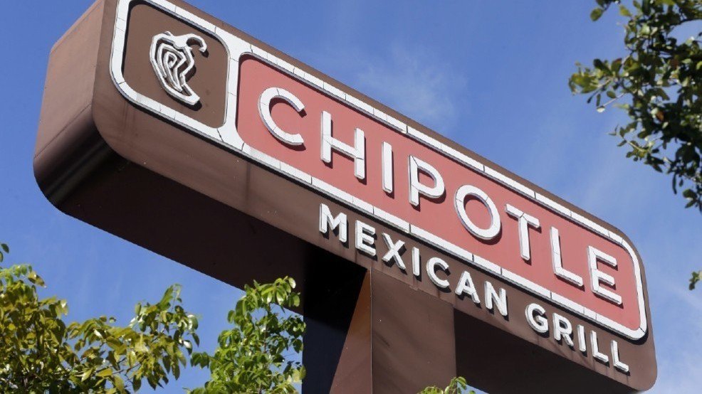 7NewsDC's tweet photo. #BREAKING Health Dept: 135 ill after eating at Va. Chipotle, 2 test positive for norovirus: https://t.co/kFVNSjs4fj https://t.co/kDcxZHqMXK