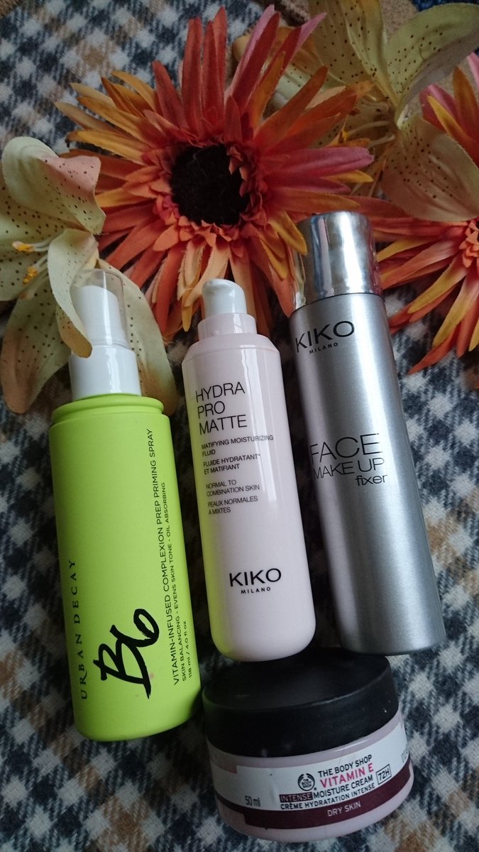 jessmgarnet's tweet photo. New blog!!πΌπ» #Bloggerretweet #blogpost #blog #bloglovin #BloggersBlast #blogtweets #blogfavourite #sundaymotivation #MondayMotivation https://t.co/63k2QeOu3X