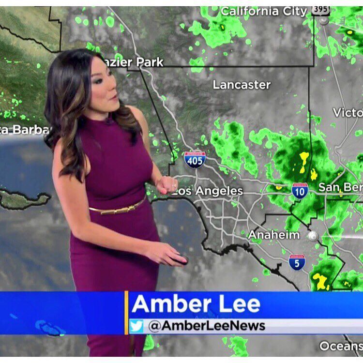 AmberLeeNews's tweet photo. Feels a bit tropical 🌴 today as monsoonal moisture returns. Tracking showers and isolated t-storms ⛈ in the #Inlan… https://t.co/7H2fdkFAj6 https://t.co/fAgomuYuqa