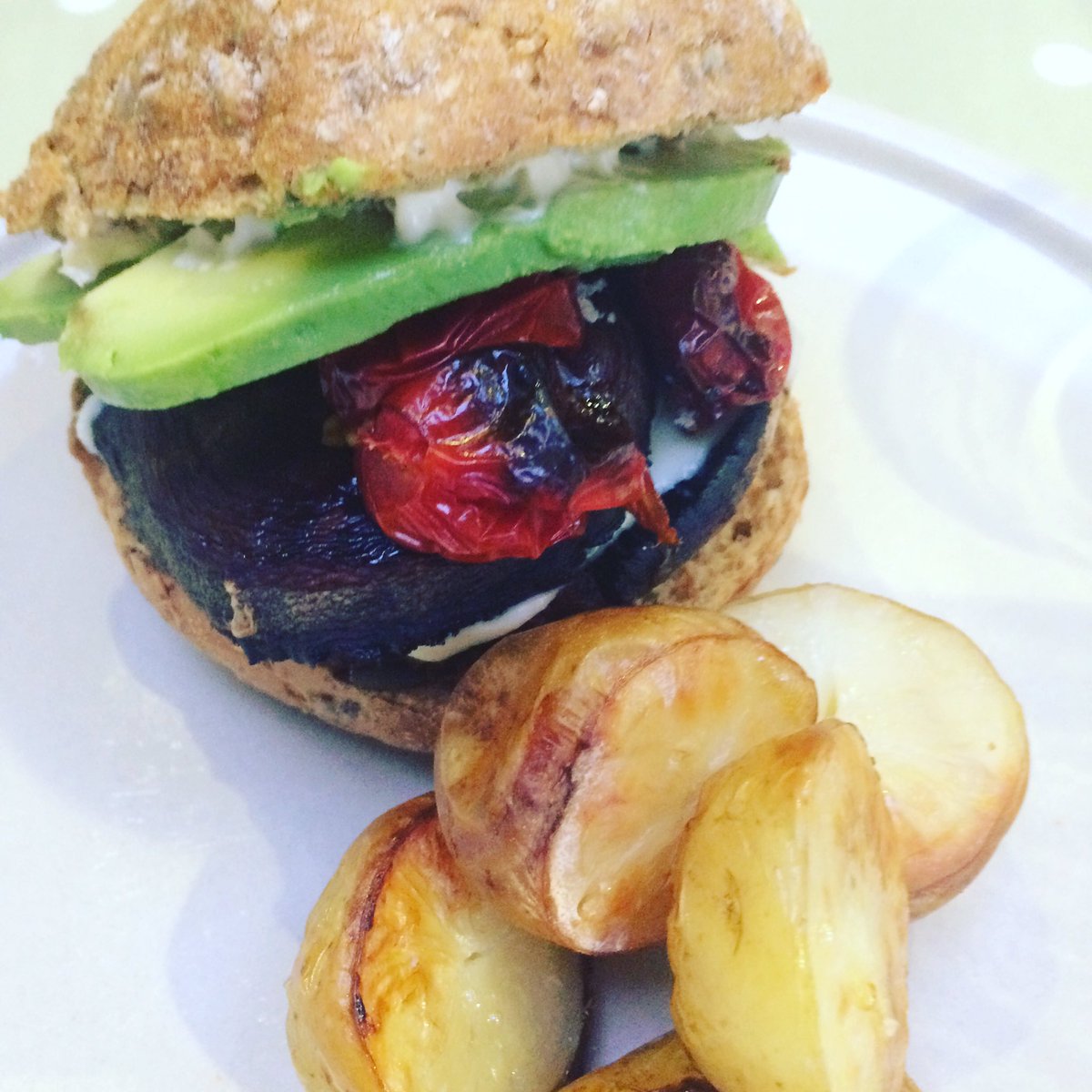 #meatfreemonday with this great #burger made with #avocado and mushrooms #food #nomnomnom