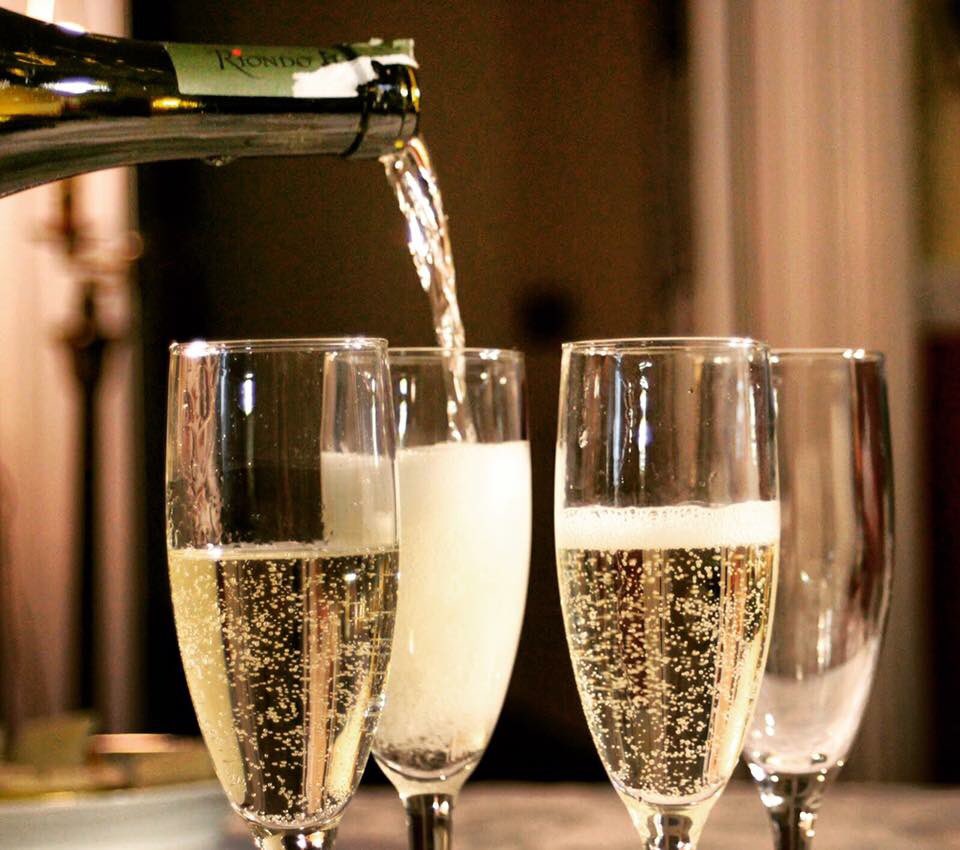 pavilion_bar's tweet photo. Starting this Friday
Between 5-7pm we are offering a bottle of #Prosecco &amp; a sharing platter for just £19.95 
Every day #Pavilion #Sunshine https://t.co/iFWD9YD9Il