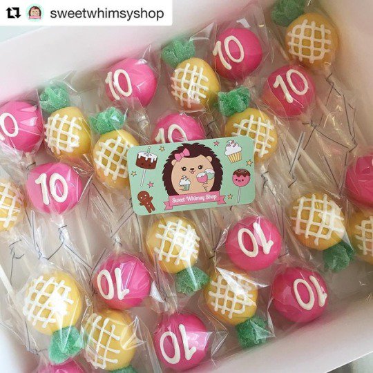 GotPrint's tweet photo. #Repost from #Insta @SweetWhimsyShop with an extra sweet business card for each box of goodies! 🍰 #GPFeatures https://t.co/Lx1tKDCUfW