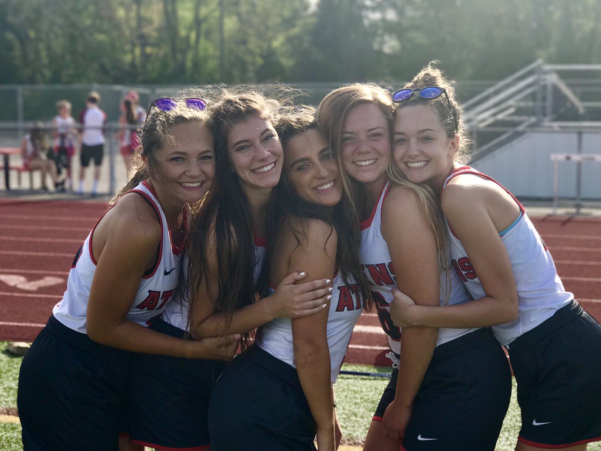 katie_fish6's tweet photo. Happy birthday @ellierocheleau ❣️❣️ love ya forever and ever silly ;) https://t.co/vY7XHpUH3n
