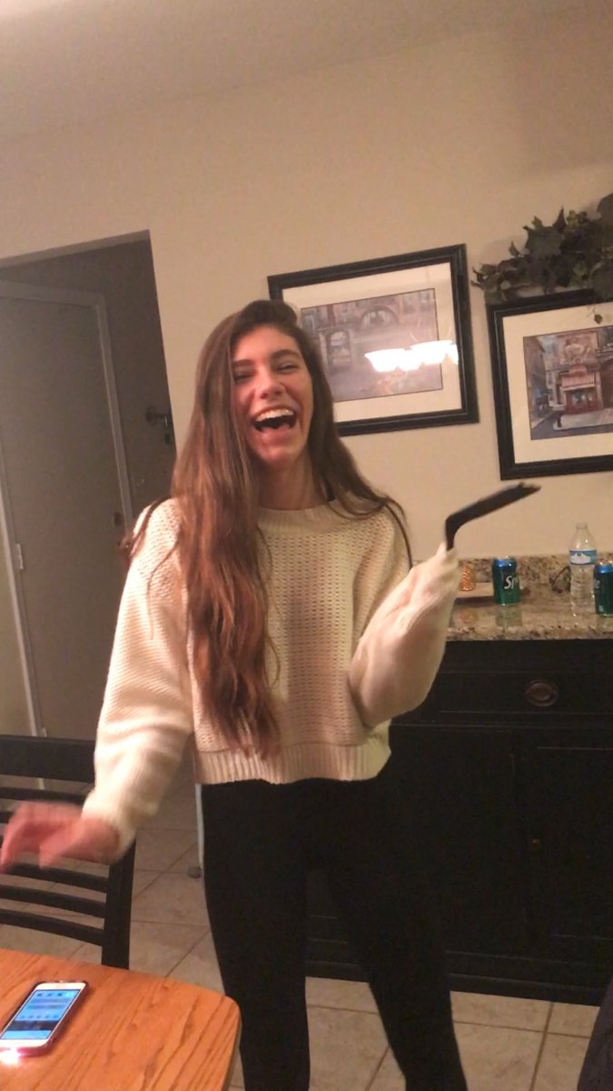 katie_fish6's tweet photo. Happy birthday @ellierocheleau ❣️❣️ love ya forever and ever silly ;) https://t.co/vY7XHpUH3n