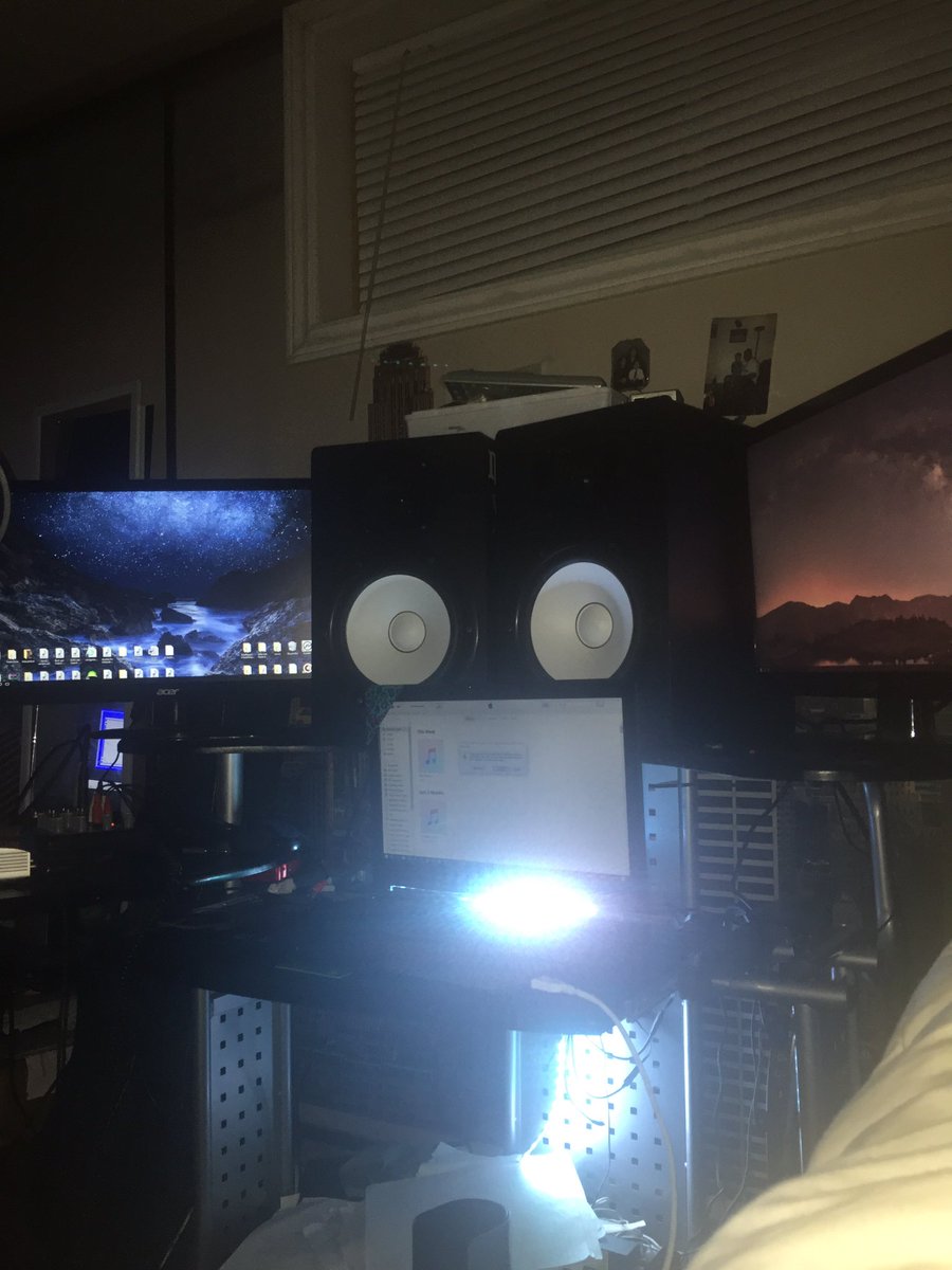 NorthSideKen's tweet photo. @producerpassion @AceClarkMusic @MixedByBlue Yuhhhh😈 https://t.co/g1frEvrKus