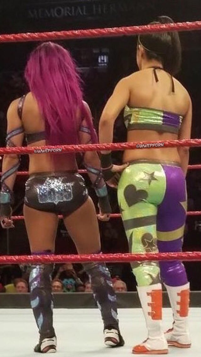 WWEPPorn's tweet photo. Sasha Banks vs Bayley
#BattleOfTheBootyππ
#RAW #WWE #WomensTitle https://t.co/hqY01mSzBe