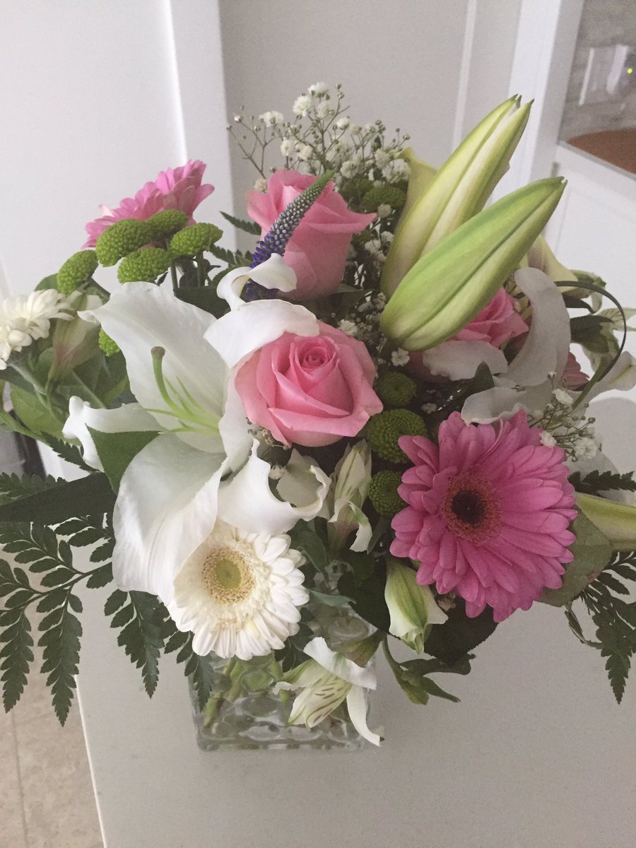 jillzwicker's tweet photo. Thank you #ubcMOT for inviting me to give the faculty address #Capstone2017. It was an honour. Thank you for the beautiful flowers @UBCOSOT https://t.co/iUyK4CFHdD