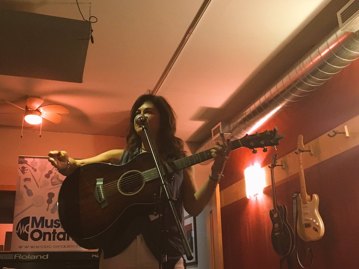 jmjrogers's tweet photo. At this #TWIM event w. #Shellypeiken and just want to kiss everyone's faces ❤️💗❤️💗❤️💗💋💋💋❤️💗❤️cc/ @STACEYmusics @nico_ea @foresmeforever https://t.co/V7iA8G6E7o