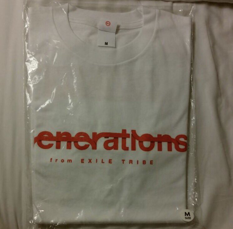 jL1wr6Dh7k0Q1hY's tweet photo. GENERATIONS 海外ツアーグッズ

◯フォロー&amp;リツイートで参加

こちらは一名様に差し上げます！

1週間以内にDMで結果お知らせします！

参加お願いします！
#GENERATIONS https://t.co/f5ovBKhLtn