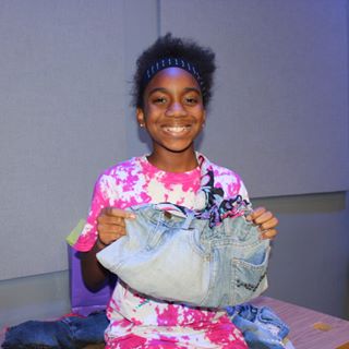 EnvisionLeadGro's tweet photo. Congrats Morgan! Our #Philadelphia Passion Pitch Winner of $500 for her upcylced denim purse venture! #entrepreneur #elgwithme #7citybustour https://t.co/1gGe3ydt9l