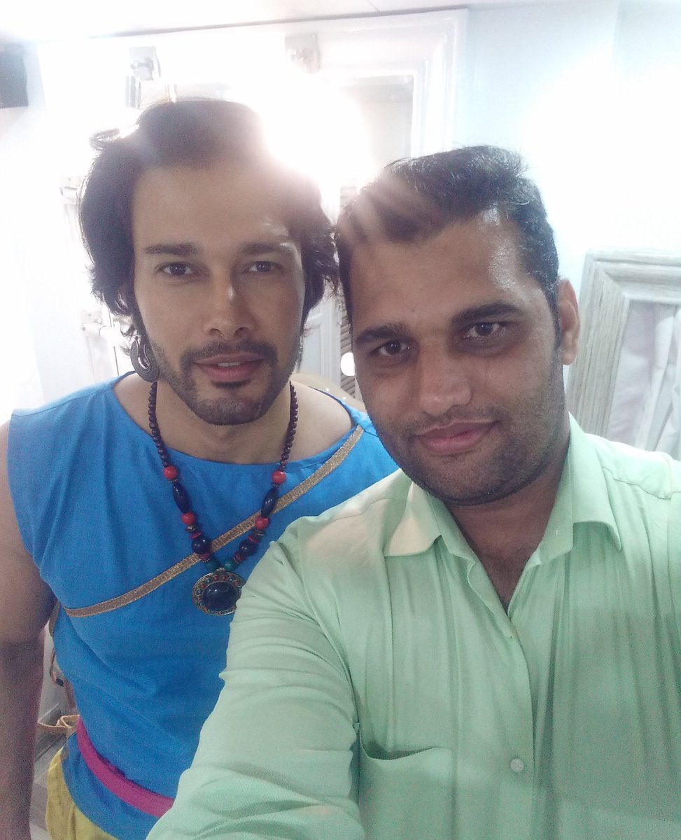 SultanMalik0's tweet photo. @RajnieshDuggall #work #mode #modelsnight #Northindianexttopmodel #stay #tuned https://t.co/eb9Sc0gKAC