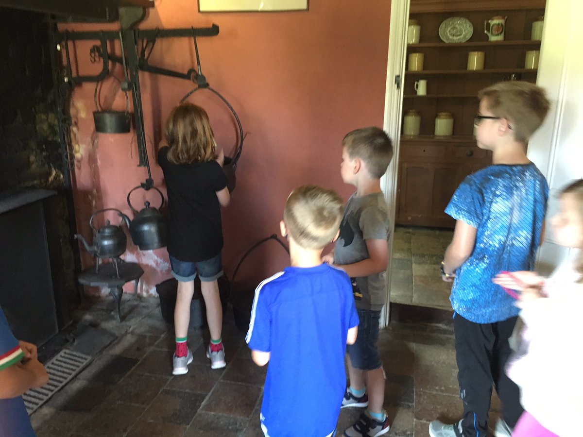 Killowen_Kabin's tweet photo. What a beautiful day exploring and hunting for the 7 dwarfs at hezlett house! #hiho #hiho #itsofftoworkwego https://t.co/tQugIr5YrL