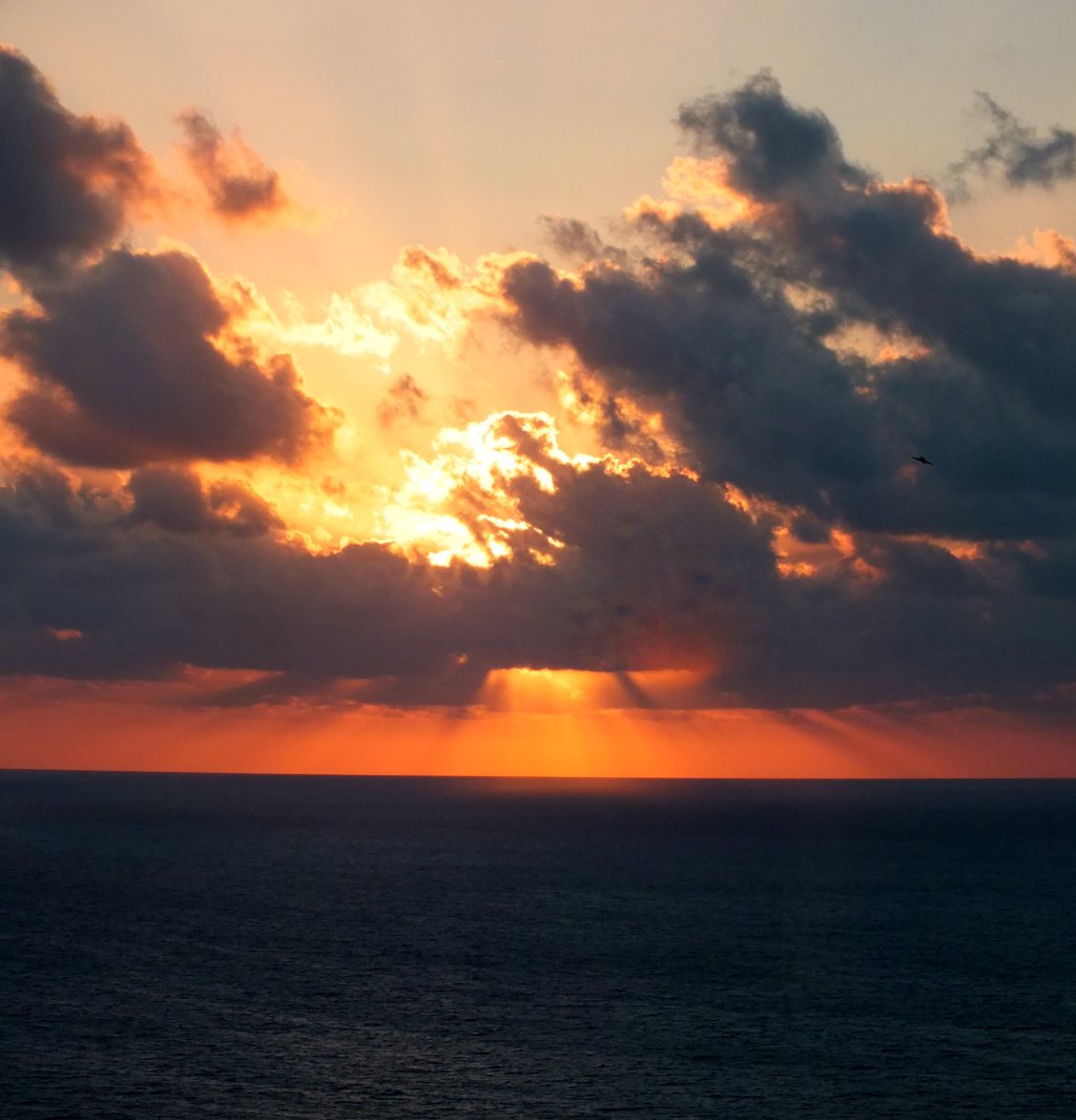 flissc's tweet photo. Sunset in Sicily https://t.co/XrnJh7vfeW https://t.co/0NrjP6tH8r