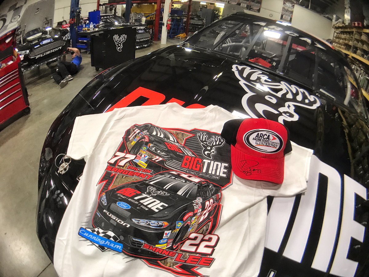 GIVEAWAY!!
To celebrate our win at @LucasOilRaceway retweet this post to win a signed <a href="/ARCA_Racing/">ARCA Menards Series</a> victory lane hat and a <a href="/big_tiner/">Big Tine Official</a> shirt👍