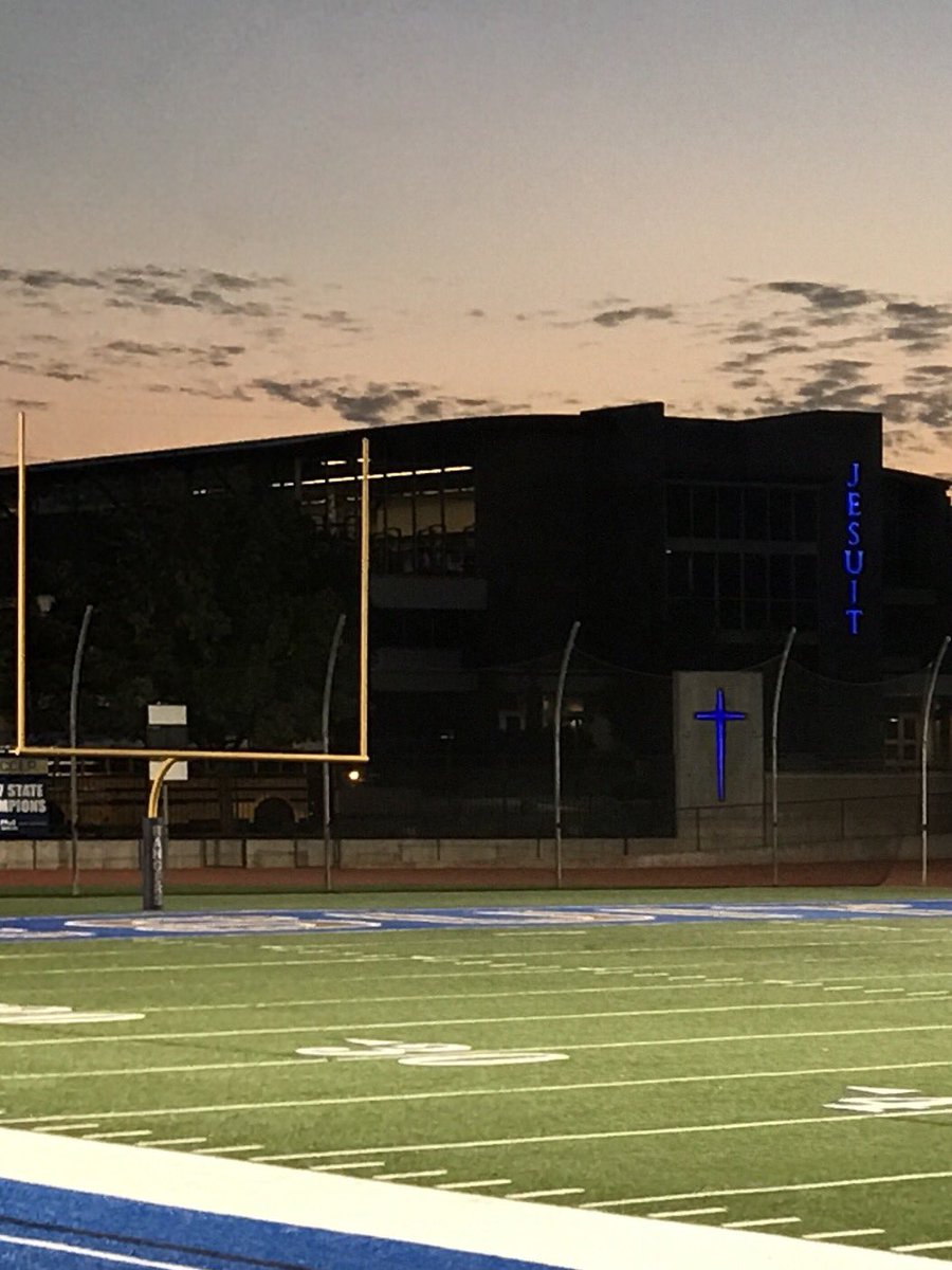 CoachBHickman's tweet photo. Great morning to get better as a team. 3 days left to train together. #21down https://t.co/k7aAzt1WWP