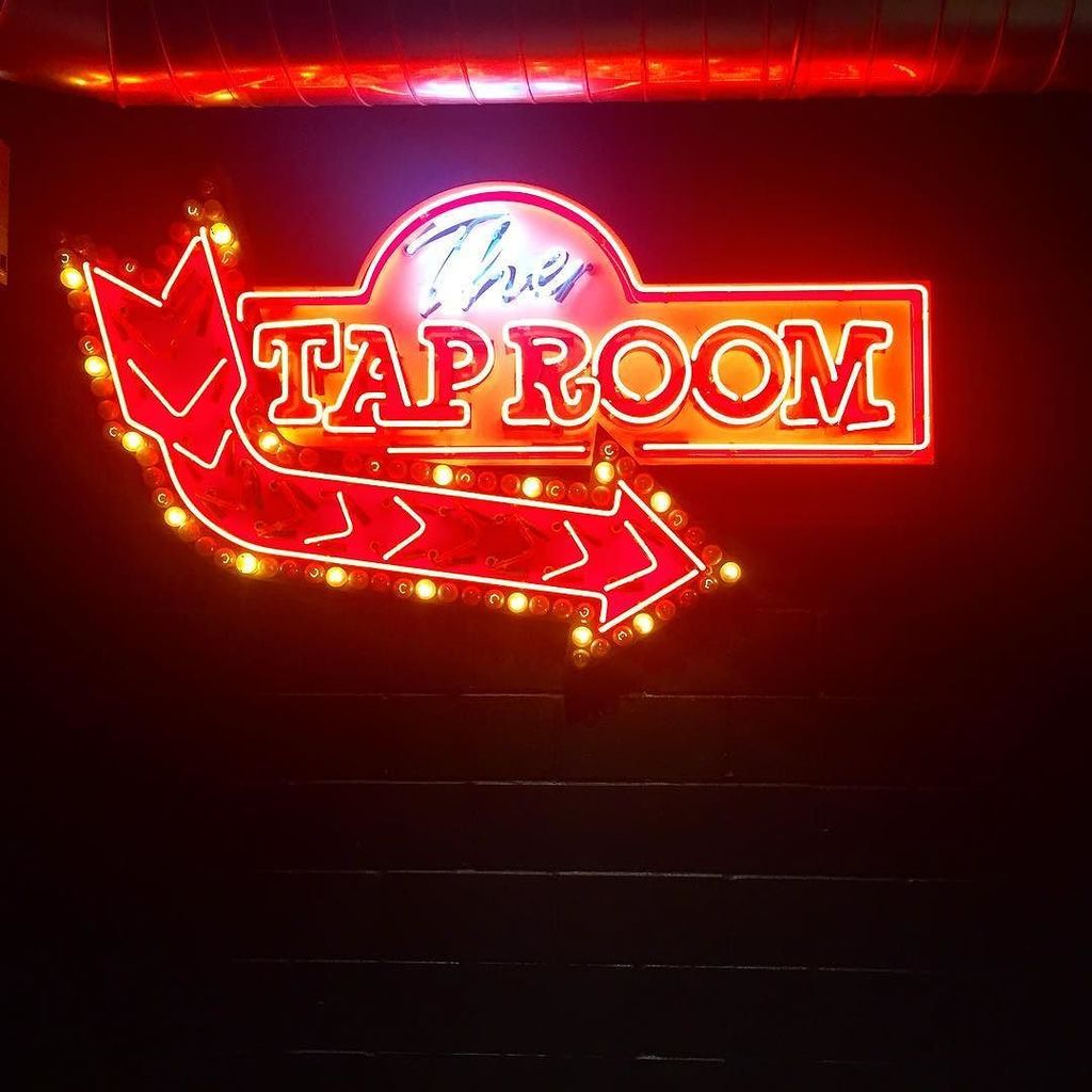 JosephRiendeau's tweet photo. Had never been to Lagunitas before. Pretty dope place. They don't have French fries, though. #chipsdontcutit #beer… https://t.co/57nxJM78mM https://t.co/00Hjk50paI