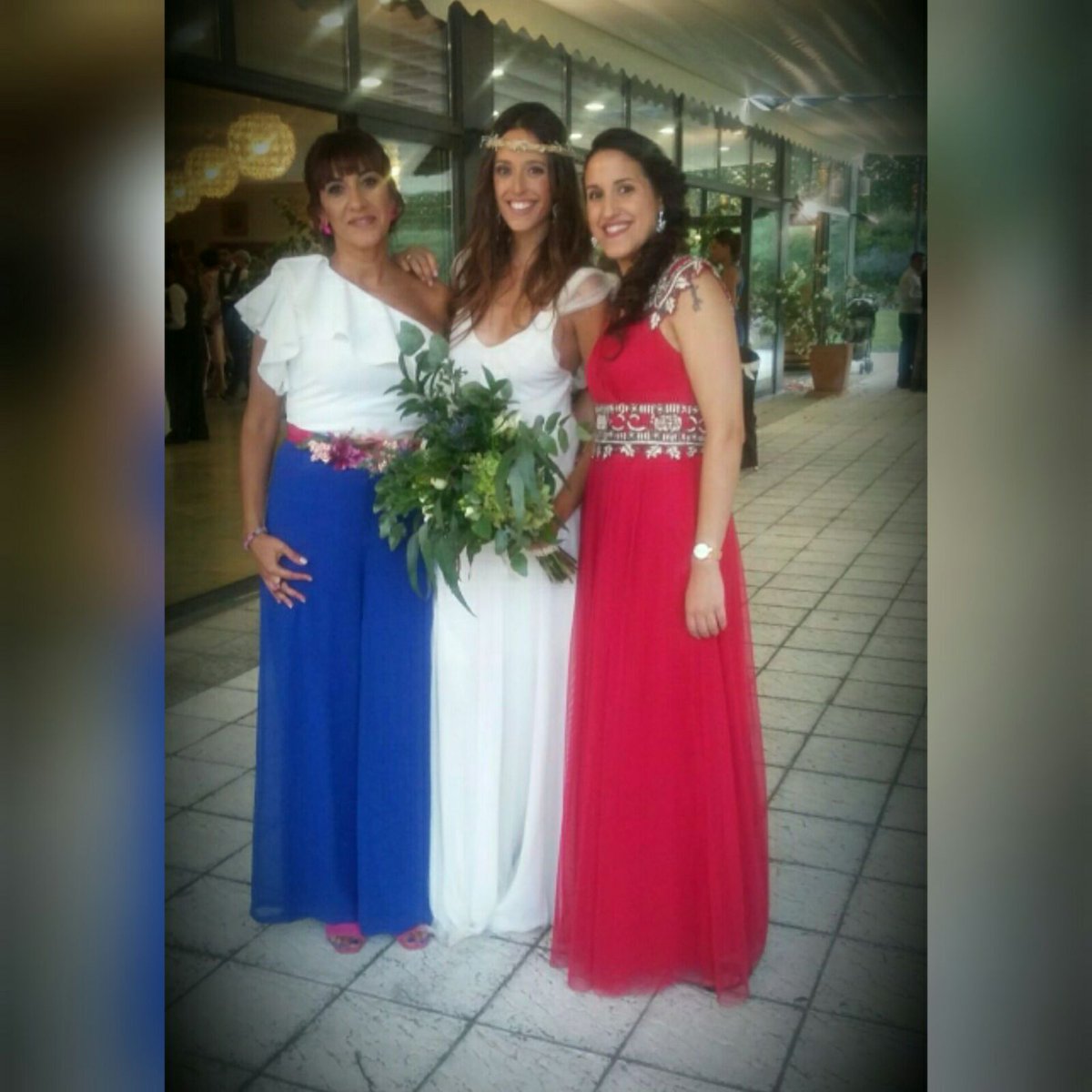 vickyfg21's tweet photo. No nos lo pudimos pasar mejor ni tener una novia más guapa. @bcm0_0 
Que todo os vaya bonito @0lv1 y @Adri_medra 👰💗 https://t.co/j8meh83EXk