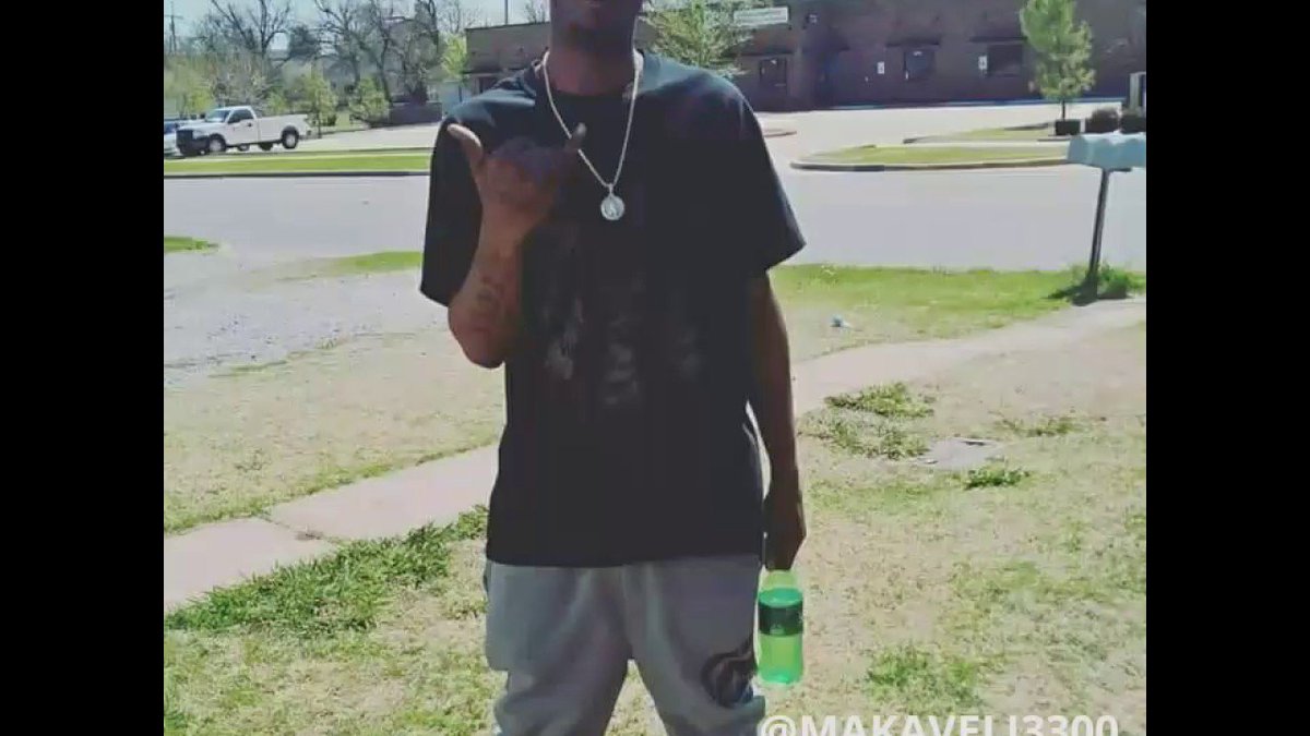 Makaveli3300's tweet photo. Listen👂🏾 new song coming soon BUSHES #PilotHigh🛩 - YouTube
https://t.co/kzhSzbGdmv
https://t.co/zjpiNZ5NZi https://t.co/e9E35PQl11