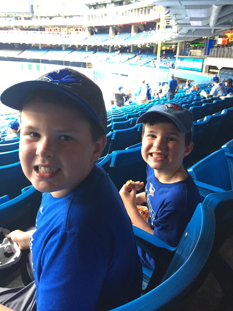 kerri_gdc's tweet photo. #letsrise https://t.co/jEejnRIrbg