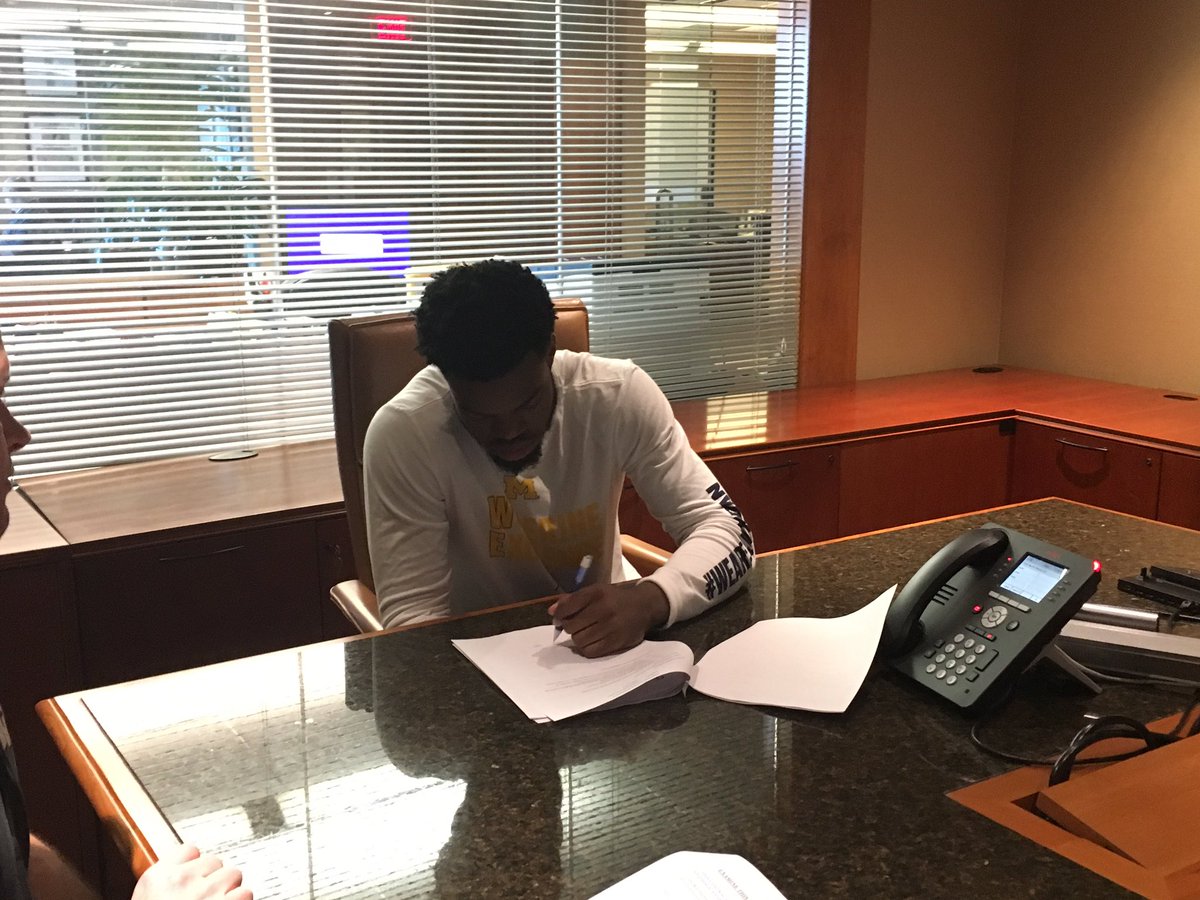 DerrickWalton10's tweet photo. Thank you @MiamiHEAT! Had this dream of playing in the NBA since I was 7. 
Now it's time to put the REAL work in! #God'sFavorite https://t.co/yXhHqCqwXc