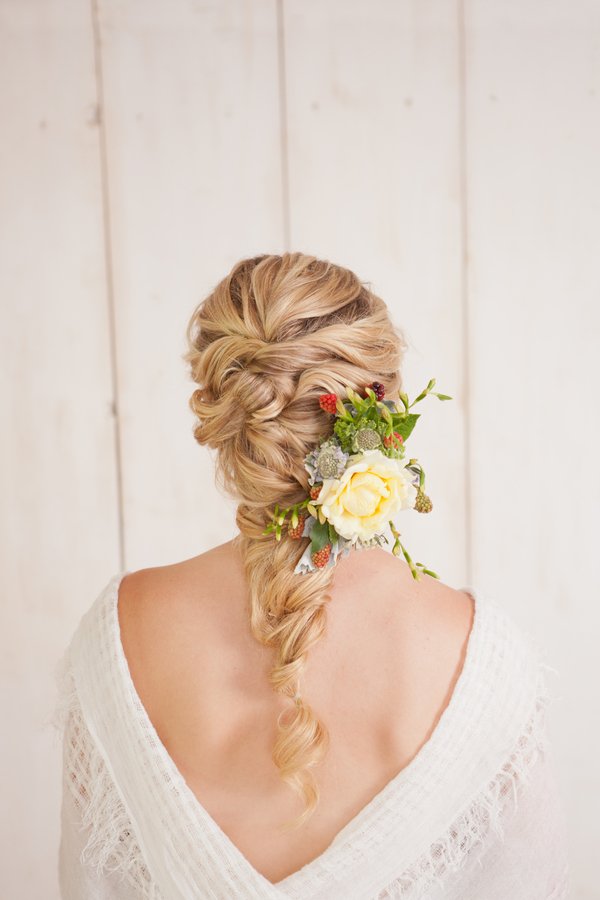Searching high and low for a unique bridal hair style? Look no further! apracticalwedding.com/wedding-hair/