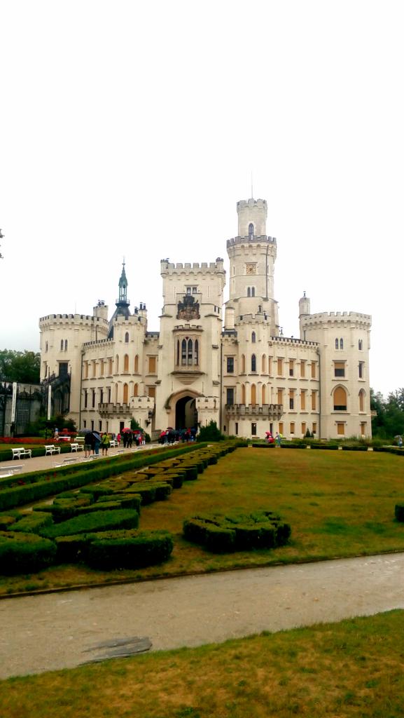 DiscoverCzechia's tweet photo. Originally a #castle. Now a #NeoGothic #Chateau. The most famous chateau in #Czechia. #VisitCzechia #DiscoverCzechia https://t.co/3iY8q0dUxq