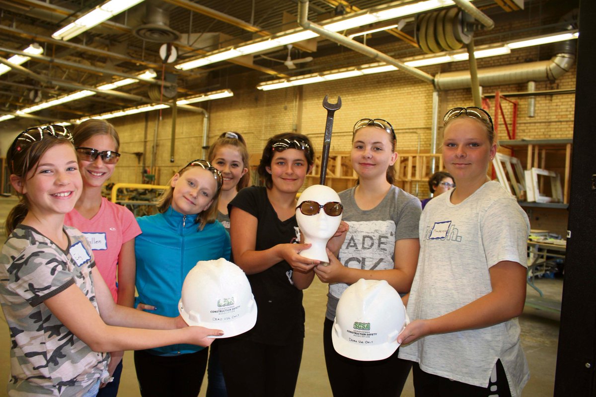 Ladies getting things done! <a href="/SaskPolytech/">SaskPolytech</a> #WomenatWork #CityMJ 
mjtimes.sk.ca/news/2017/07/2…