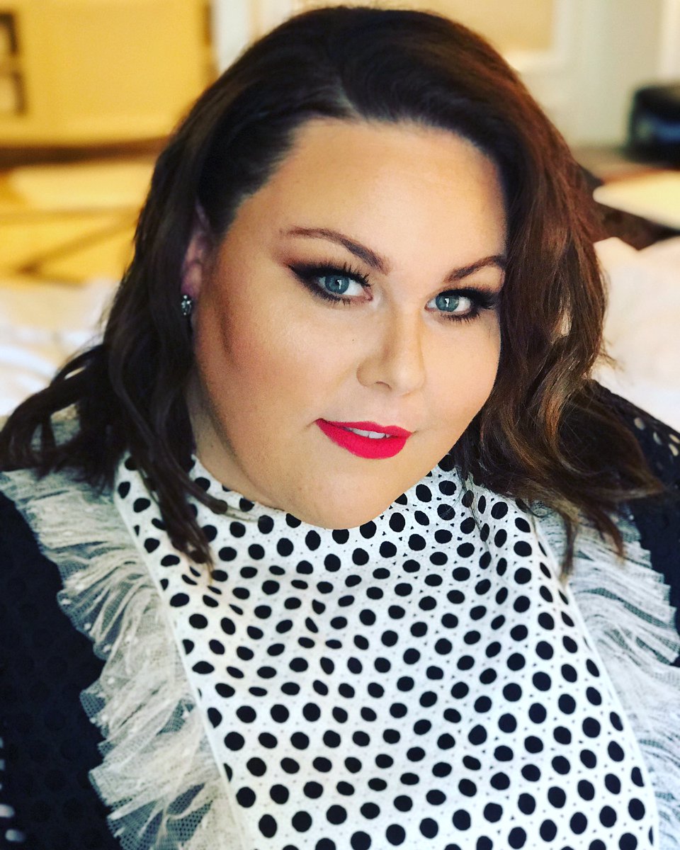 Marcmena's tweet photo. @chrissymetz serving face for @fallontonight #MARCdIT 
#hair #marcmena me#
#makeup @billieegene 
#styling @jordan_grossman @xclusiveartists https://t.co/3kQFVnFlQo