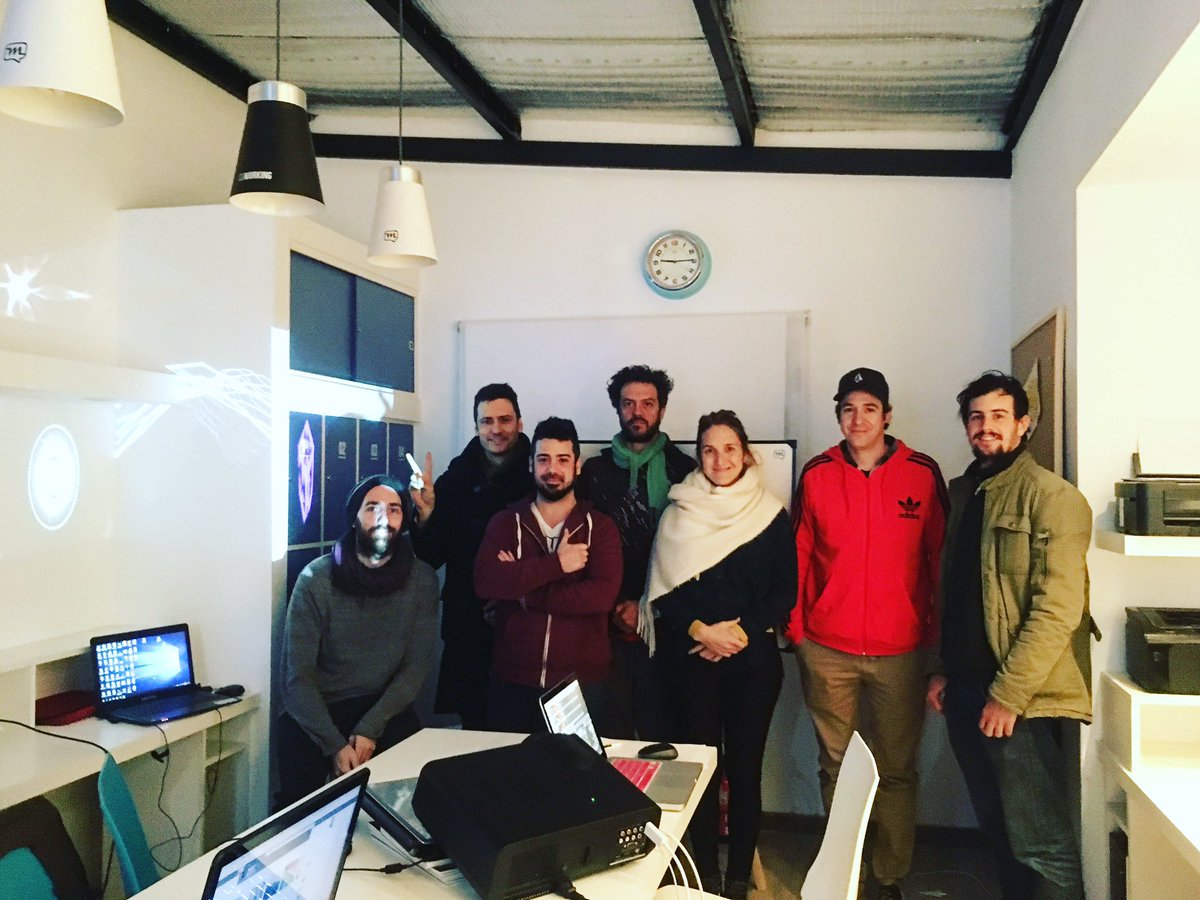 Materia360's tweet photo. Termina otro workshop! Gracias 🙏#mapping #madryn #cursos #visuales https://t.co/wb2W7xdAk6