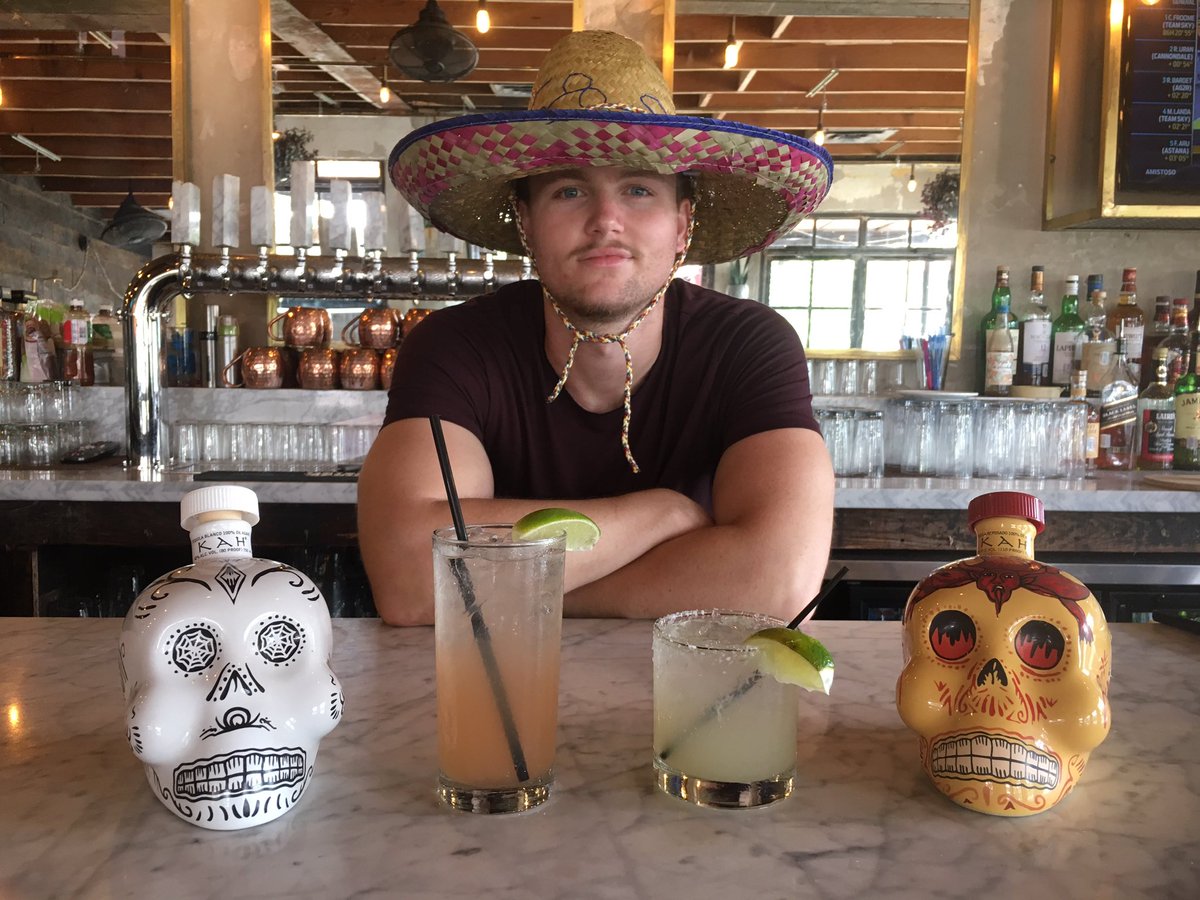 Come cure those Monday blues with our $6 Paloma and Margarita cocktails! #HappyNationalTequilaDay #theedisonhouston #nearnorthside