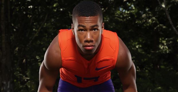 PeteSampson_'s tweet photo. Notre Dame could be on the verge of landing one of its top prospects. Decision set for tomorrow.
https://t.co/cYygU1MjeF https://t.co/OIB6zgt2HG