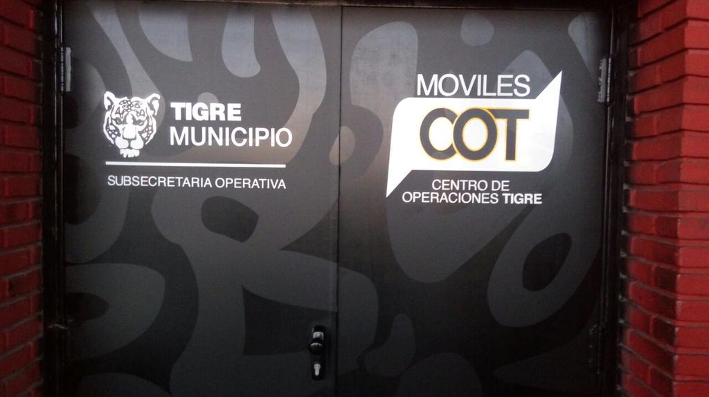 paolarenedo's tweet photo. Renovando la puerta de #BaseCarupa.
#COT #SPC #SubSecretariaOperativa   Mira que linda quedó!!👇 https://t.co/ETb0qNIK2m